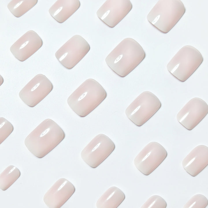 Artificial nail with elegant ombre effect Bowlift