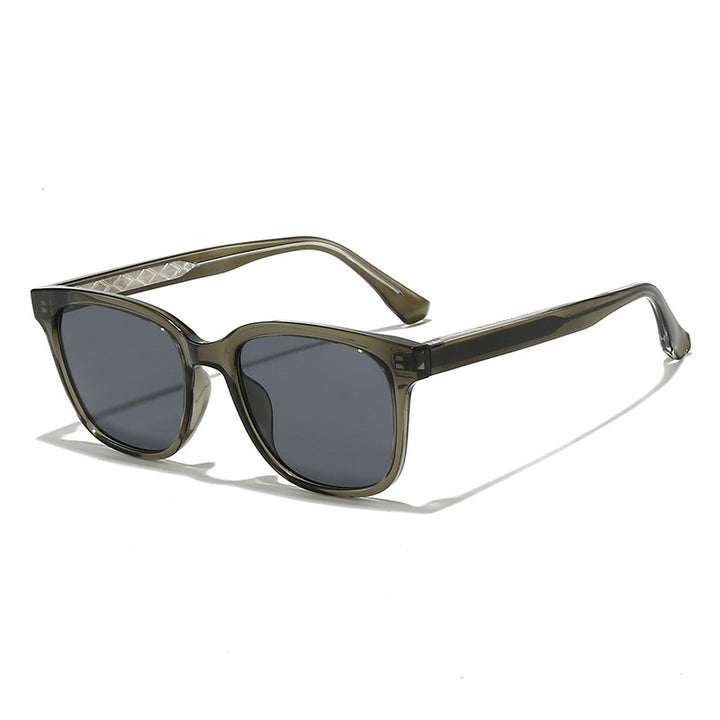 Women Retro-inspired Sunglasses with protected UV filter and sturdy frame Bowlift
