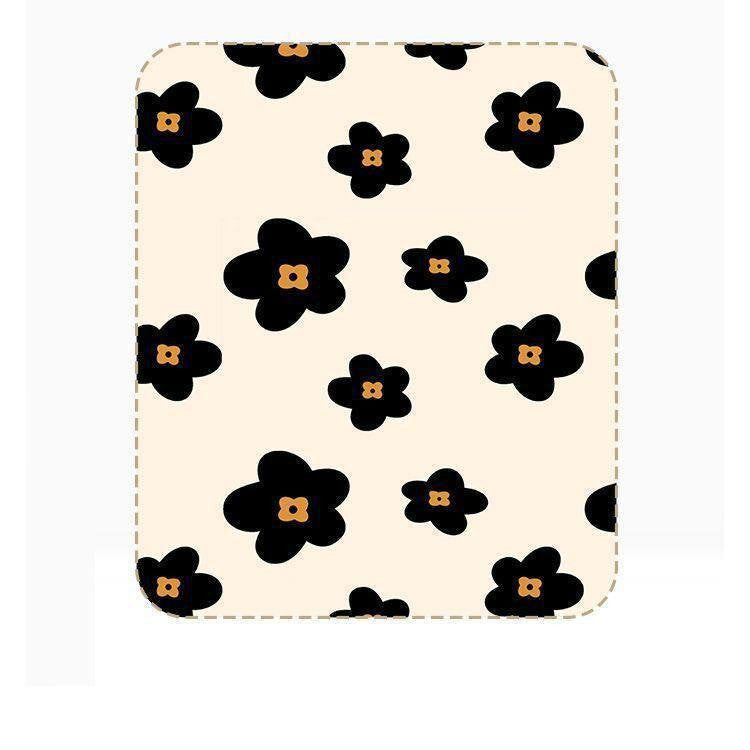 Cozy Fleece Throw Blanket with Bold Floral Design