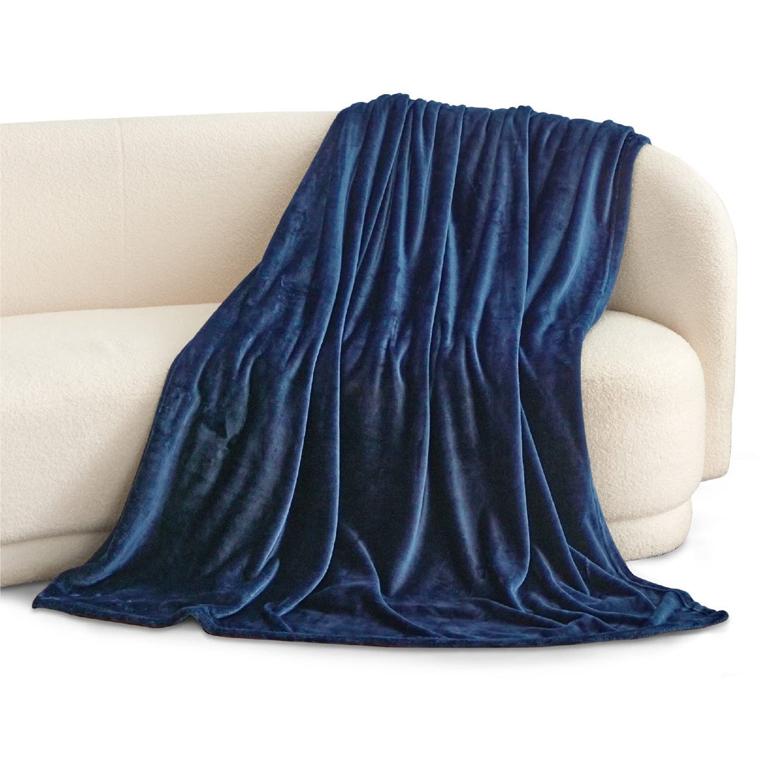 Ladies luxurious fleece blanket with soft texture Bowlift