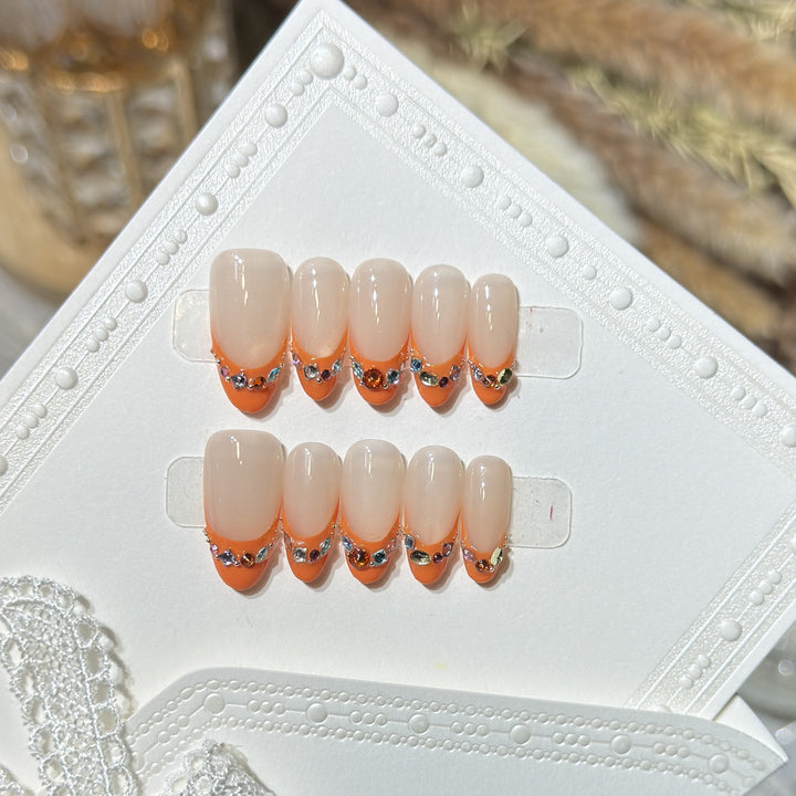 Decorative Press-On Nail Set with Rhinestone Accents Bowlift