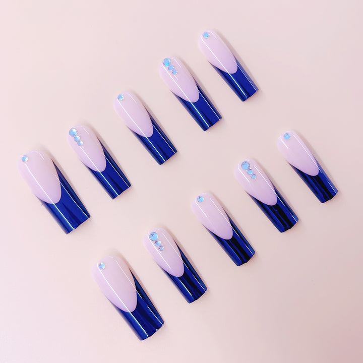 Acrylic nail set with modern glamour and luxurious 3D accents Bowlift