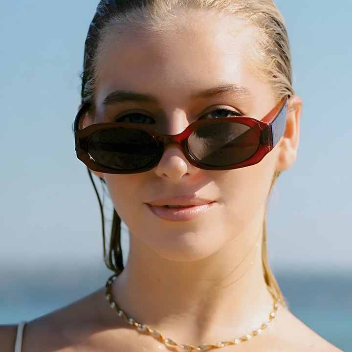 Women extravagant sunglasses in stylish retro design Bowlift