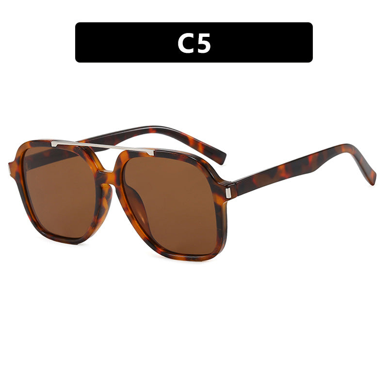 Women's square sunglasses with protective UV filter and elegant frame Bowlift