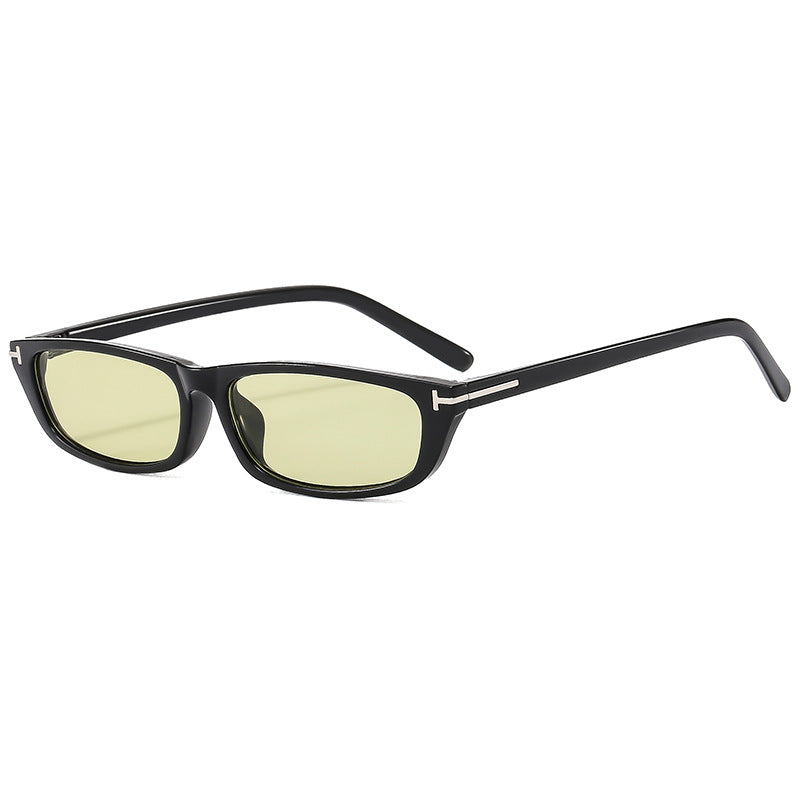Women's fashionable sunglasses in striking retro style Bowlift
