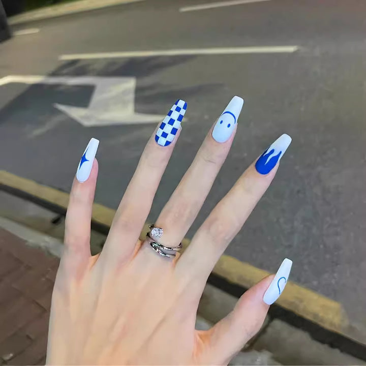 Artificial nail set with creative geometric design Bowlift
