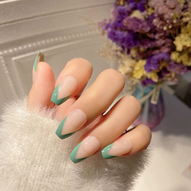 Stylish French Tip Stiletto Press-On Nails Bowlift