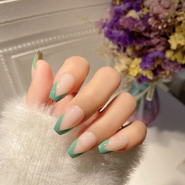 Stylish French Tip Stiletto Press-On Nails Bowlift