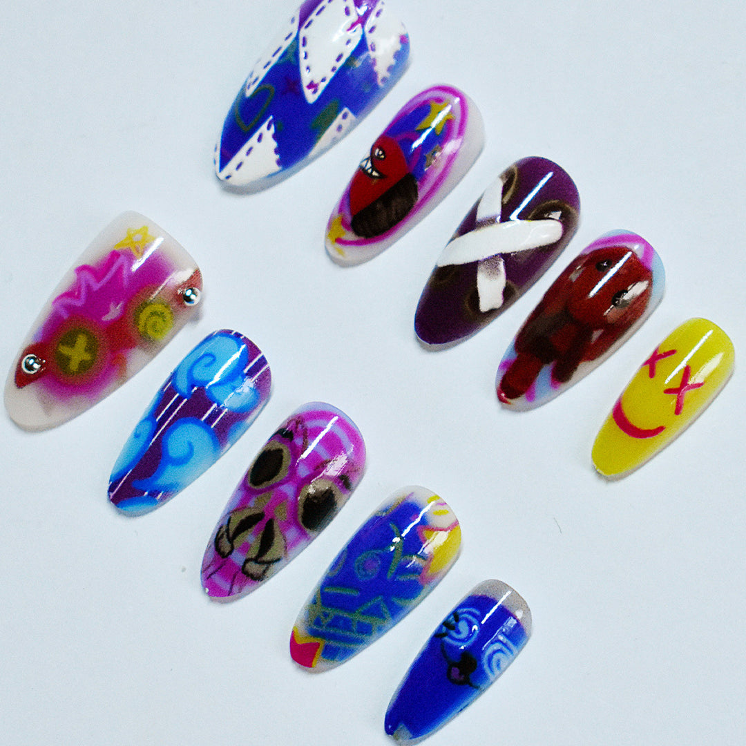 Artistic Kiss-Themed Press-On Nail Art Bowlift