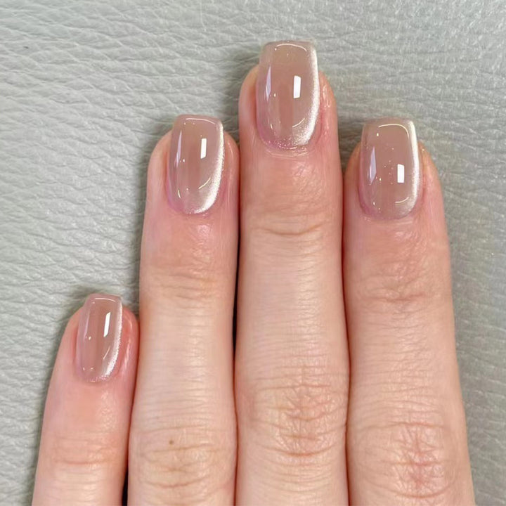 Artificial nail extensions with glossy finish Bowlift