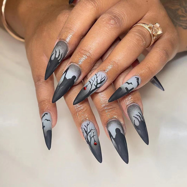 Nail art set with detailed floral designs Bowlift
