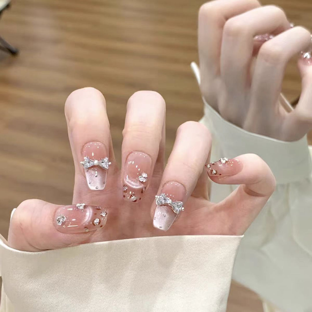 Elegant Rhinestone-Embellished Press-On Nails Bowlift