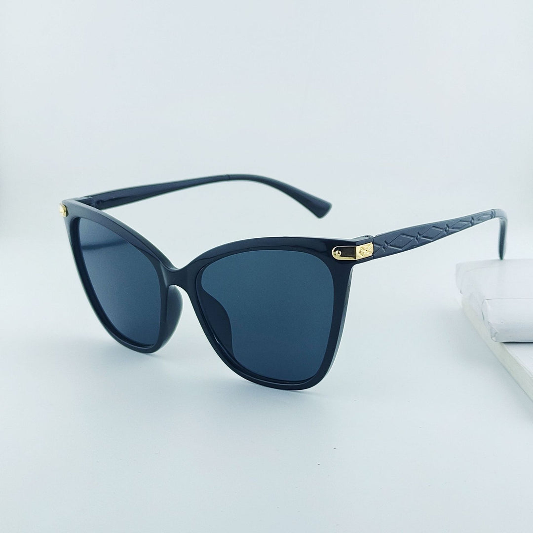 Chic Cat-Eye Sunglasses Bowlift