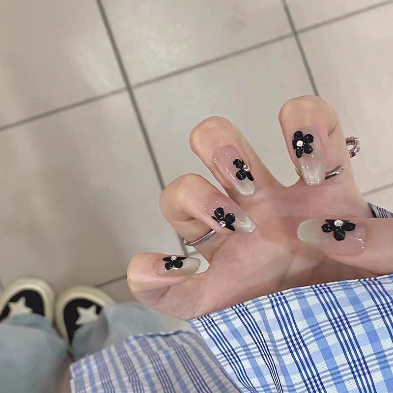 Decorative Themed Press-On Nails Bowlift
