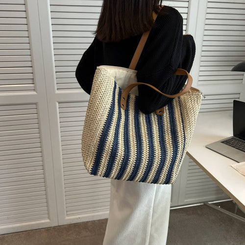 Spacious shopper bag with leather accents Bowlift