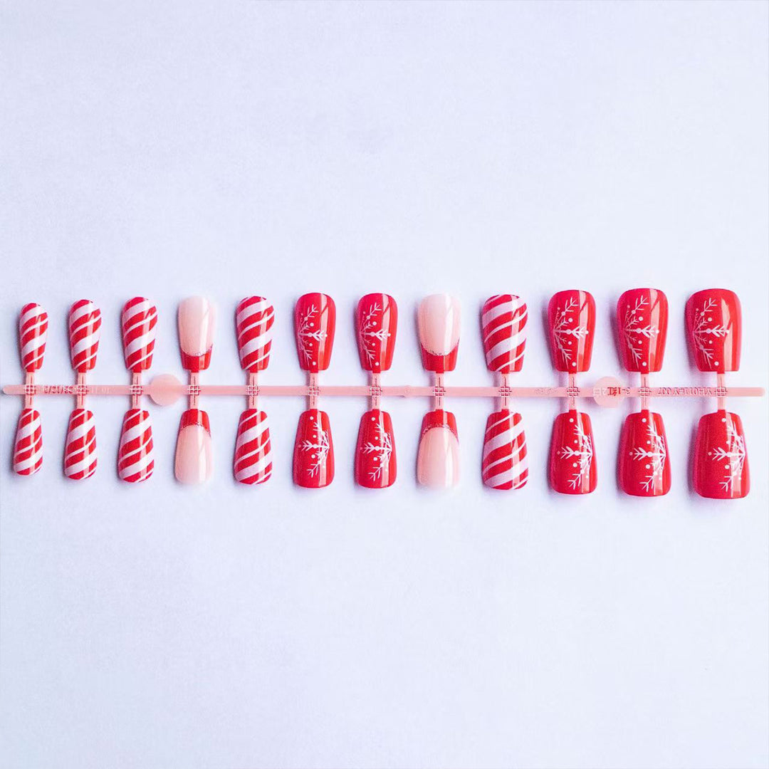 Artificial nails with festive winter design Bowlift