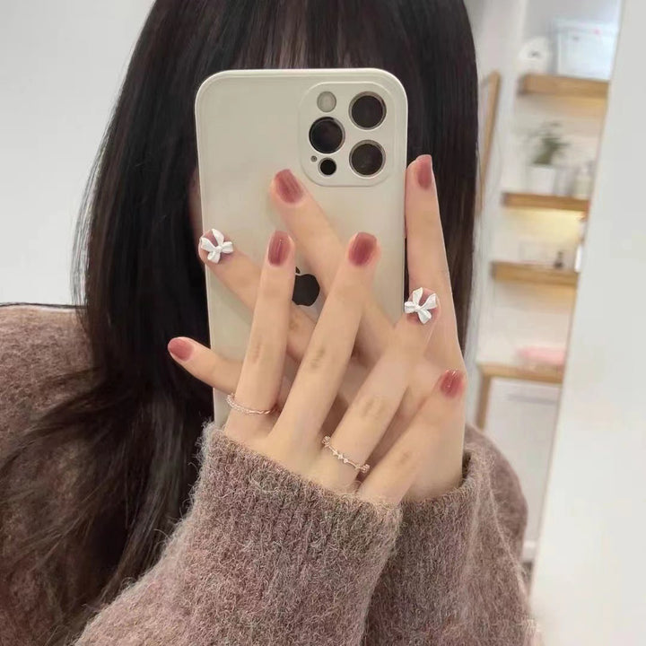 Elegant artificial nails with delicate flower accents Bowlift