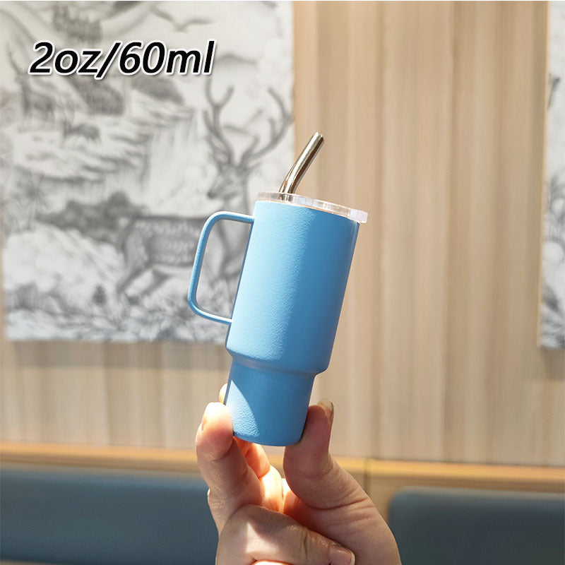 Women's practical drinking glass with metal straw Bowlift