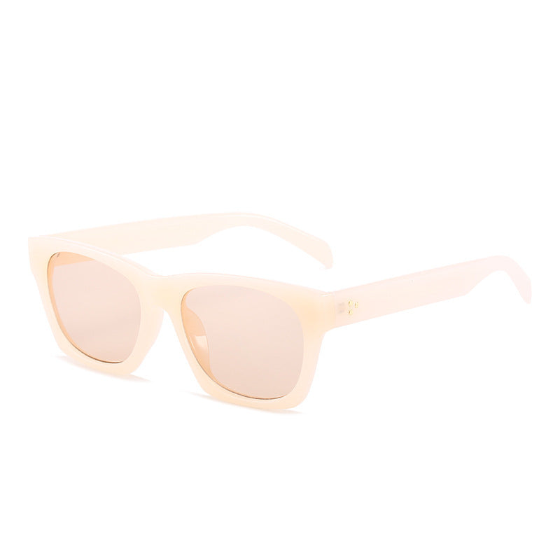 Retro-Inspired Chunky Sunglasses Bowlift