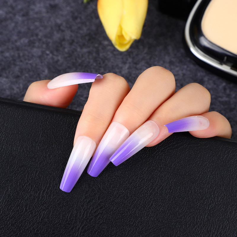 Artificial nails in elegant ombre design Bowlift
