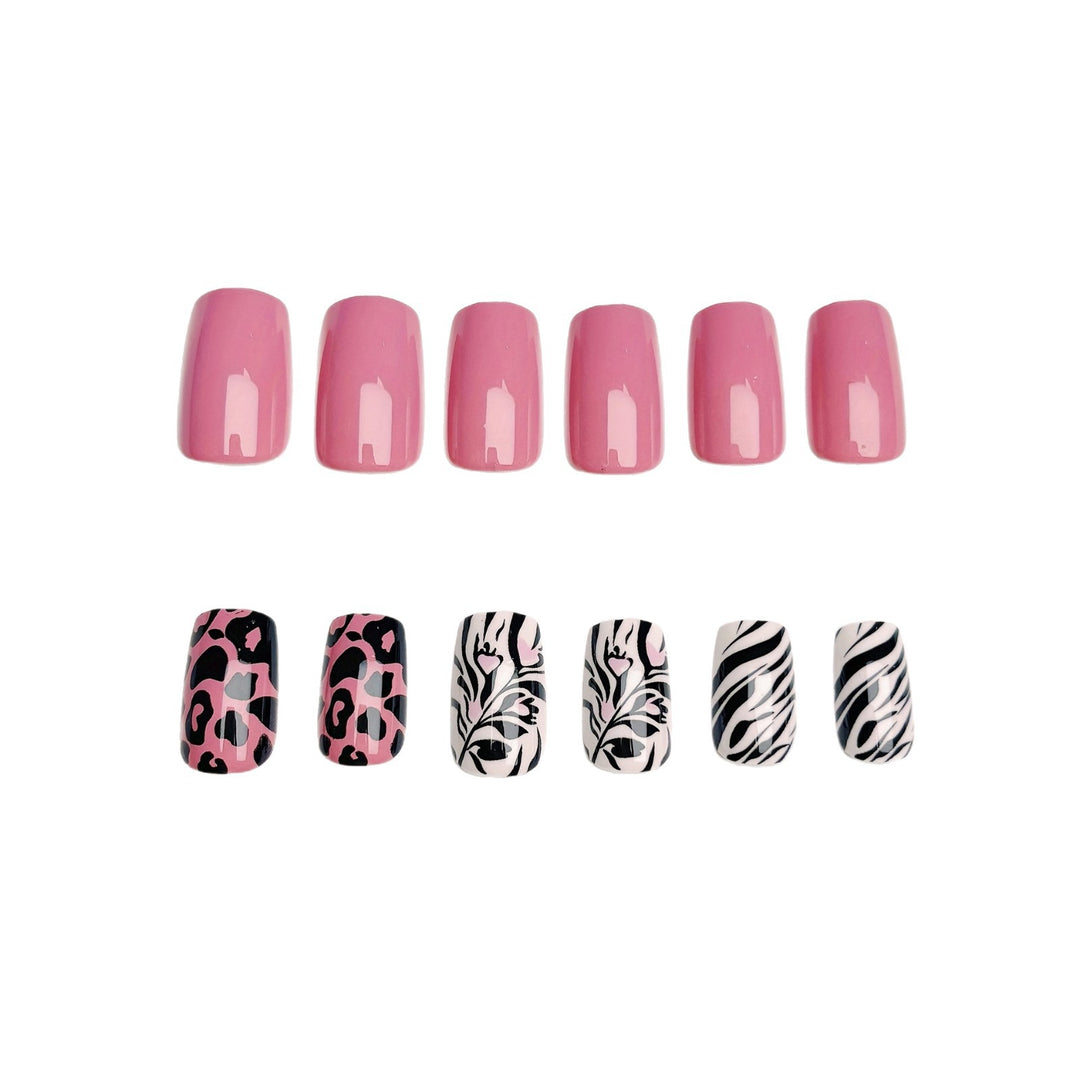 Fashionable animal motif artificial nails Bowlift