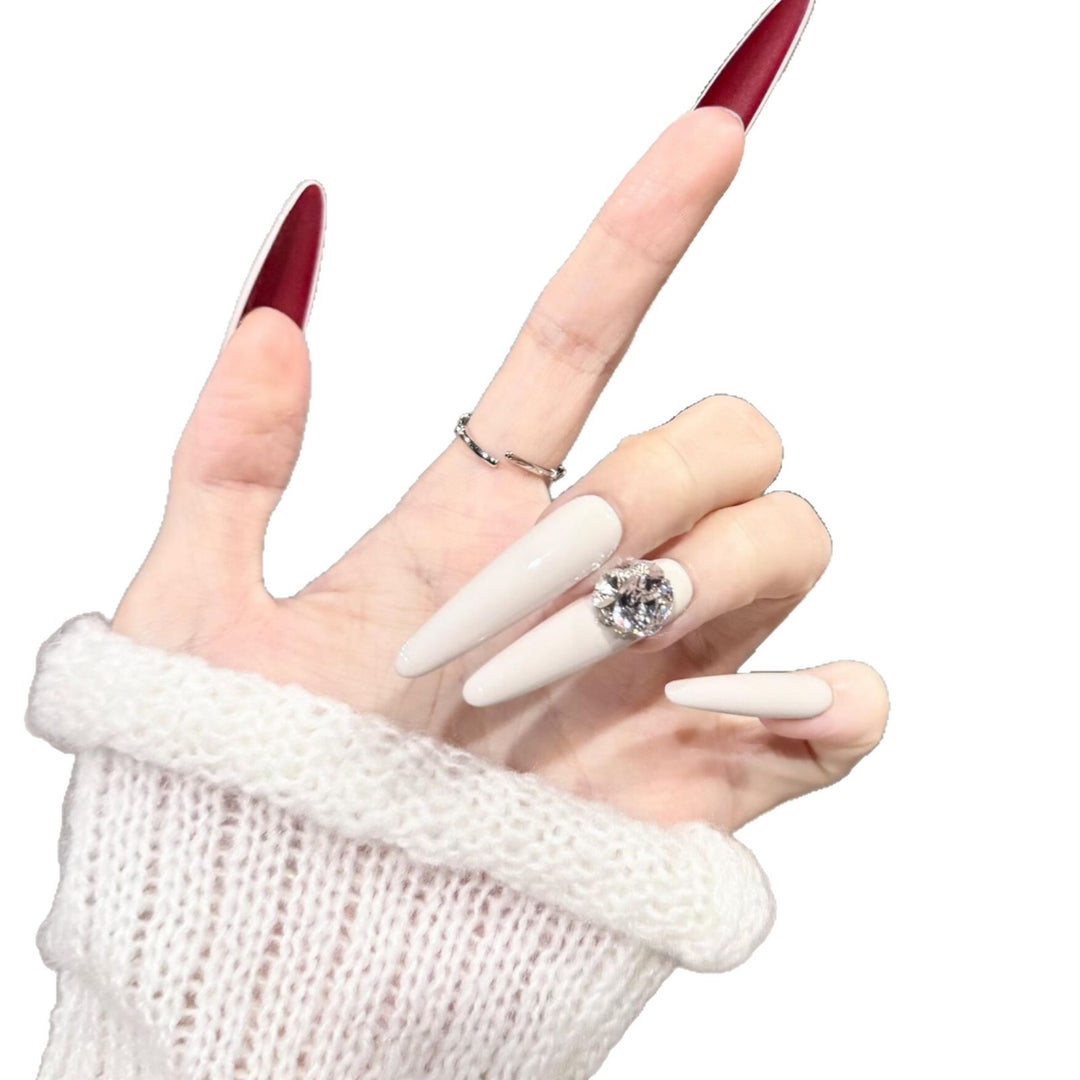 Artificial nails with elegant glitter accent Bowlift