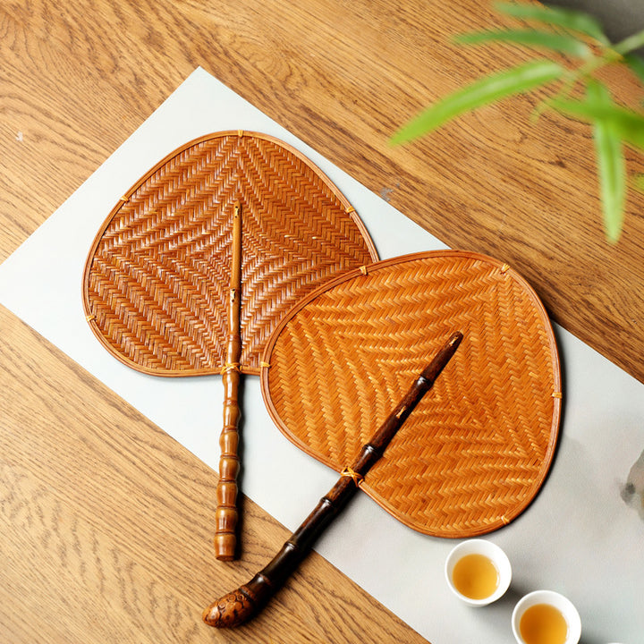 Women traditional bamboo fan Bowlift