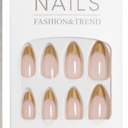 Elegant DIY Nail Tips Bowlift