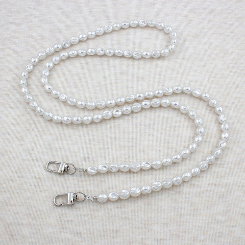 Elegant Pearl Eyewear Chain Bowlift