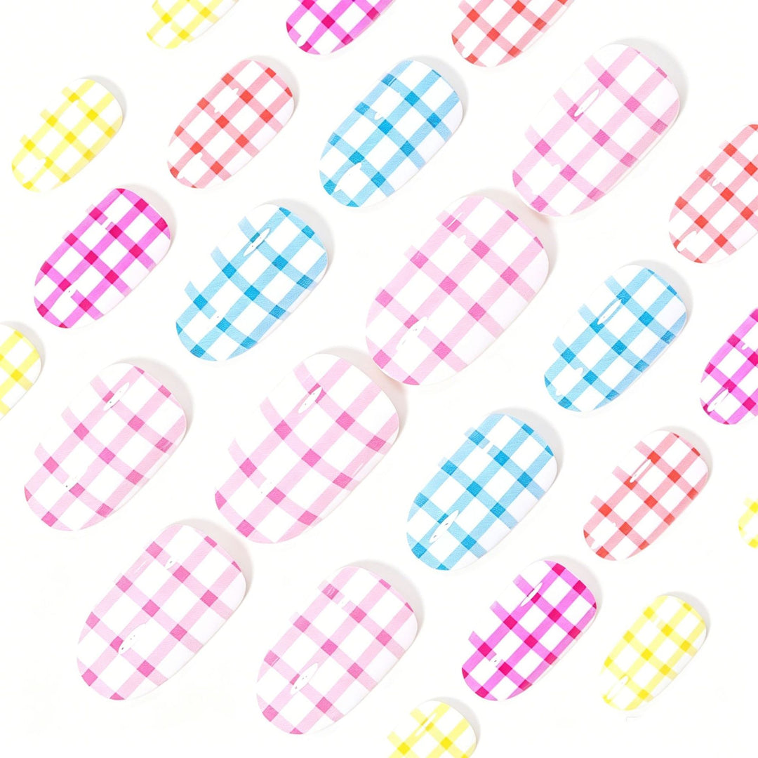 Artistic Press-On Nail Tips with Checkered Design Bowlift