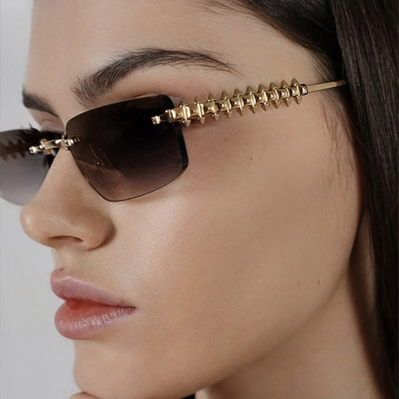 Ladies fashionable sunglasses with a unique and decorative frame Bowlift