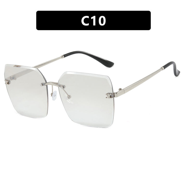 Women's square sunglasses in modern design with delicate metal frame Bowlift