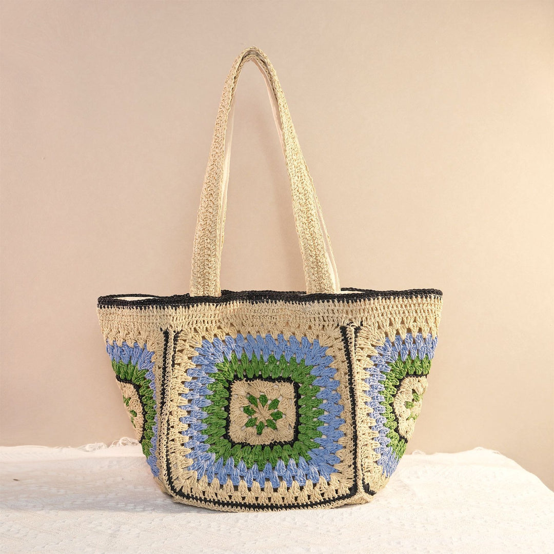 Shoulder bag with unique granny square design Bowlift