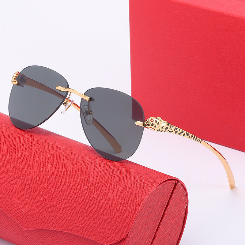 Ladies elegant pilot sunglasses with luxurious gold frame and protective lenses Bowlift