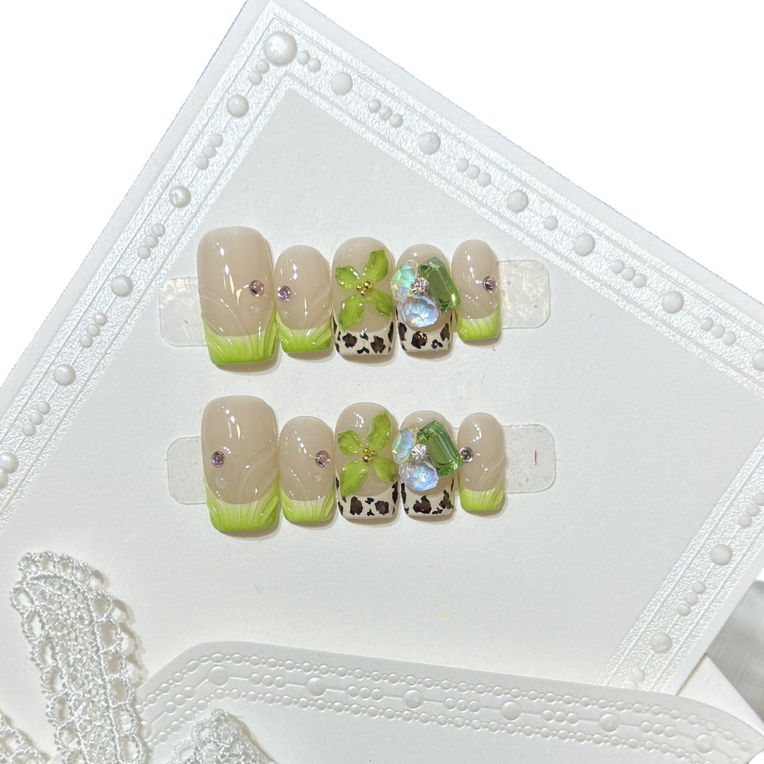 Floral-Themed Press-On Nail Set Bowlift