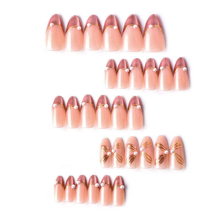 Elegant and artistic nail art Bowlift