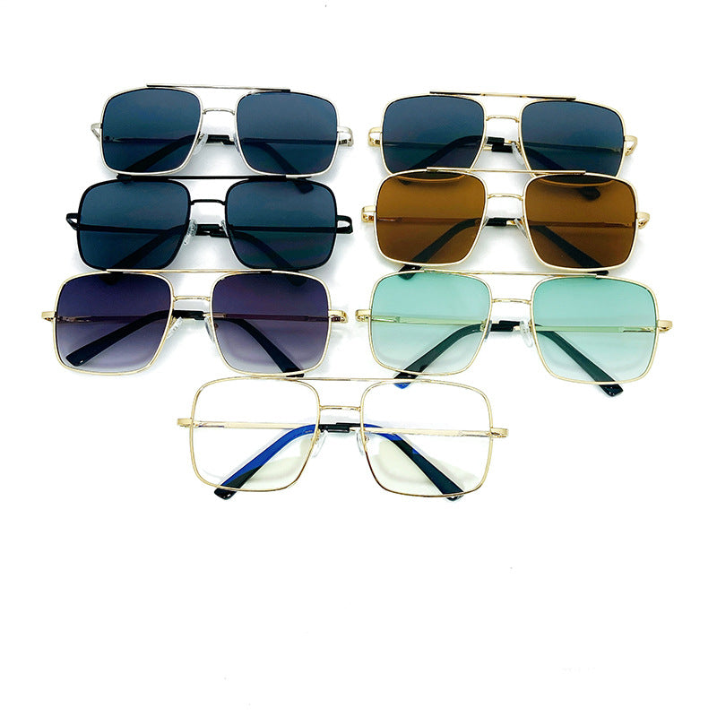 Fashionable Oversized Sunglasses in Elegant Square Design Bowlift