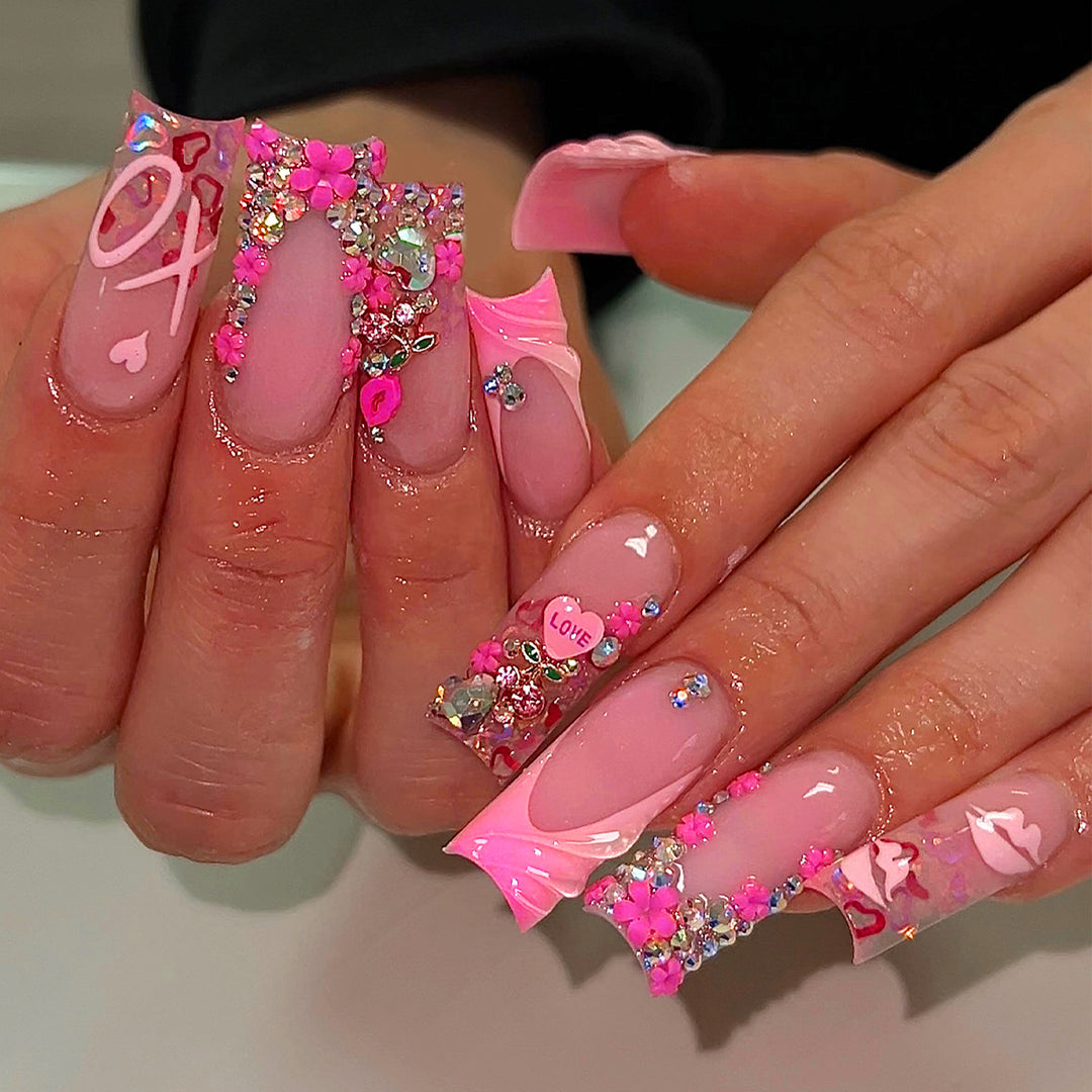 Artistic 3D nail art with glitter details Bowlift