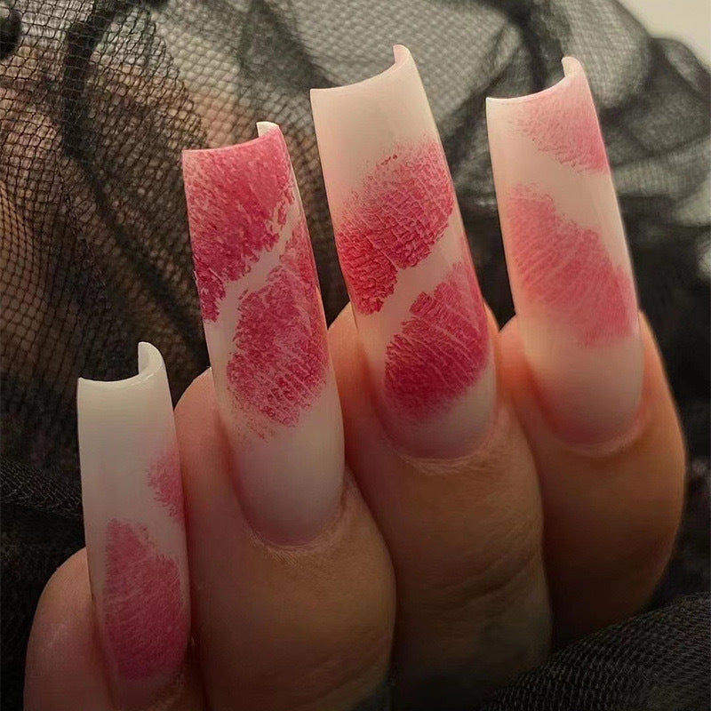 Artificial nail set with romantic lip motif Bowlift