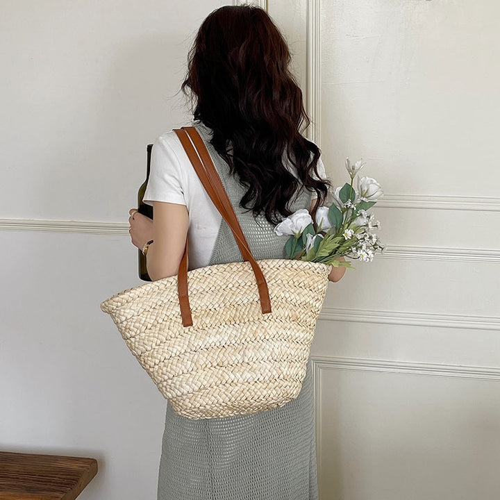 Elegant Bast bag with Long Leather Straps Bowlift