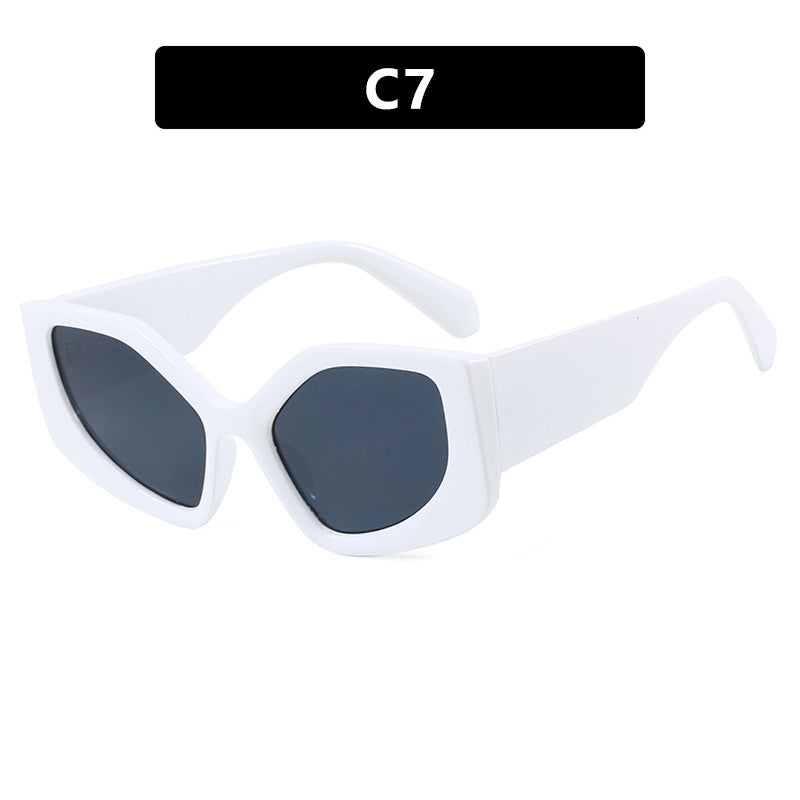 Women's striking sunglasses with oversized design and stylish gradient Bowlift