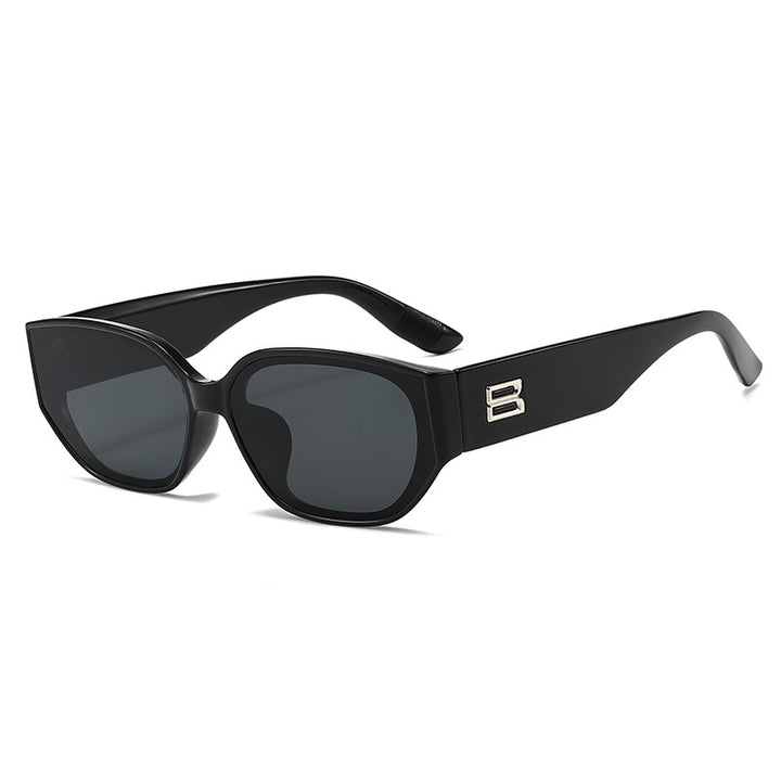 Retro-Inspired Cat-Eye Sunglasses