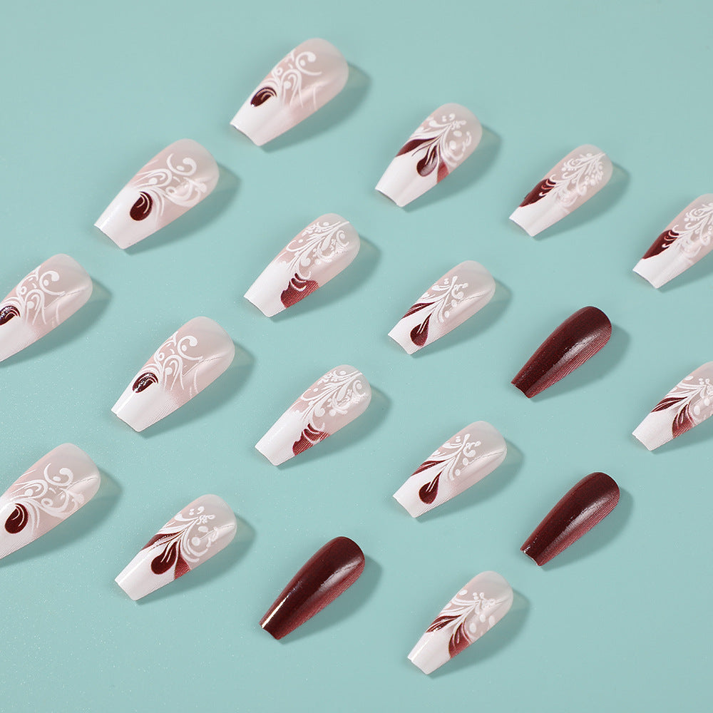 Artificial nails in elegant vintage design Bowlift