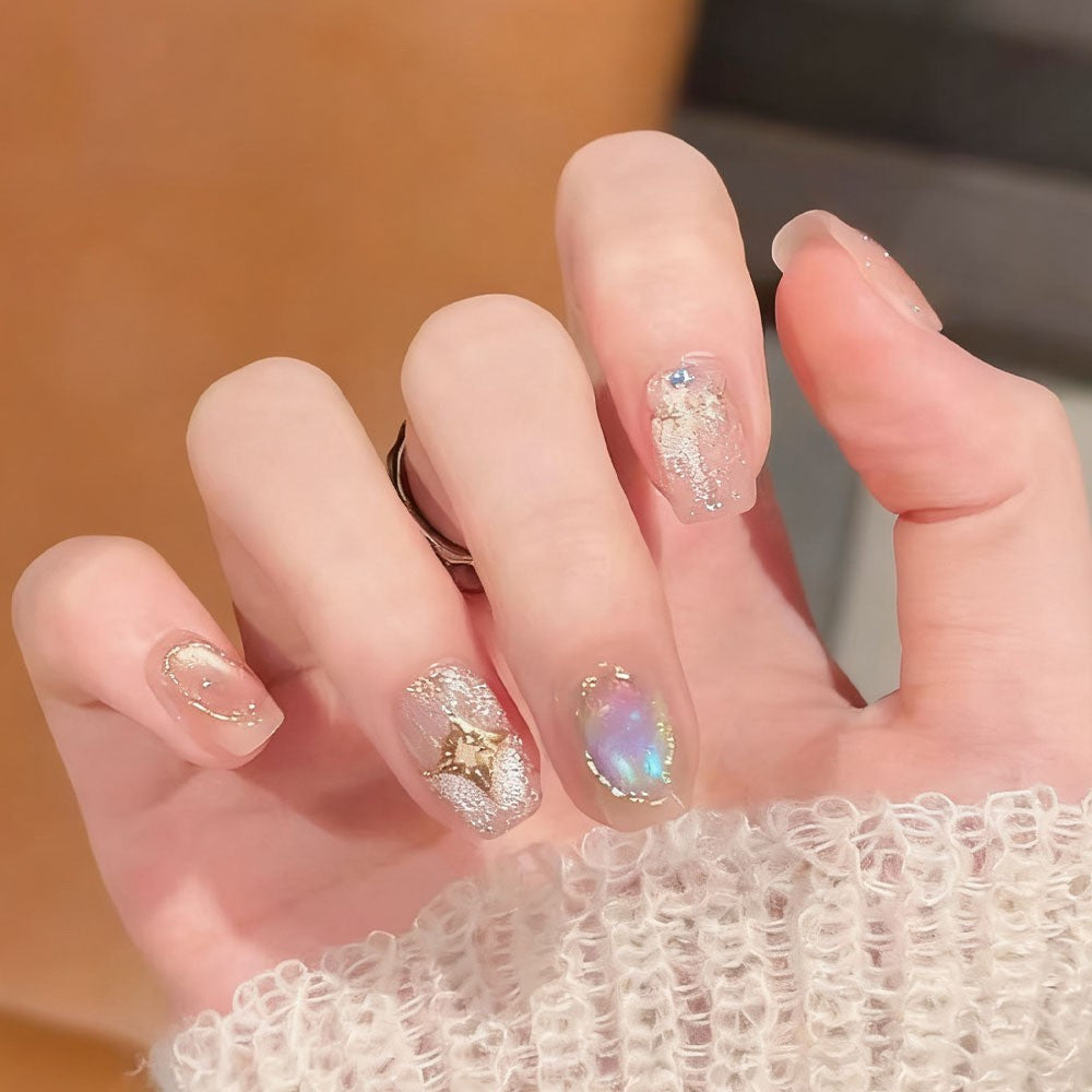 Artificial Nails In Elegant Glitter Finish Bowlift
