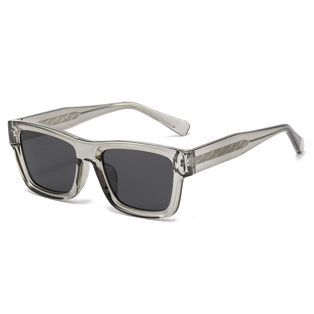 Women's sunglasses in an urban, angular design with metallic accents Bowlift