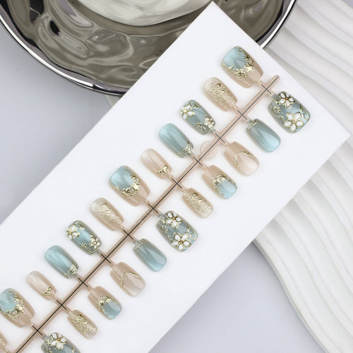 Decorative Floral Press-On Nail Set Bowlift