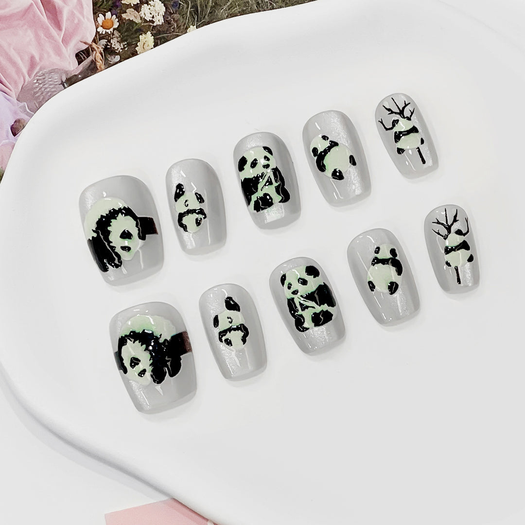 Artificial Nail Tips with Panda Design Bowlift