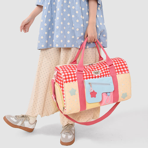 Playful sports and travel bag with fine applications Bowlift