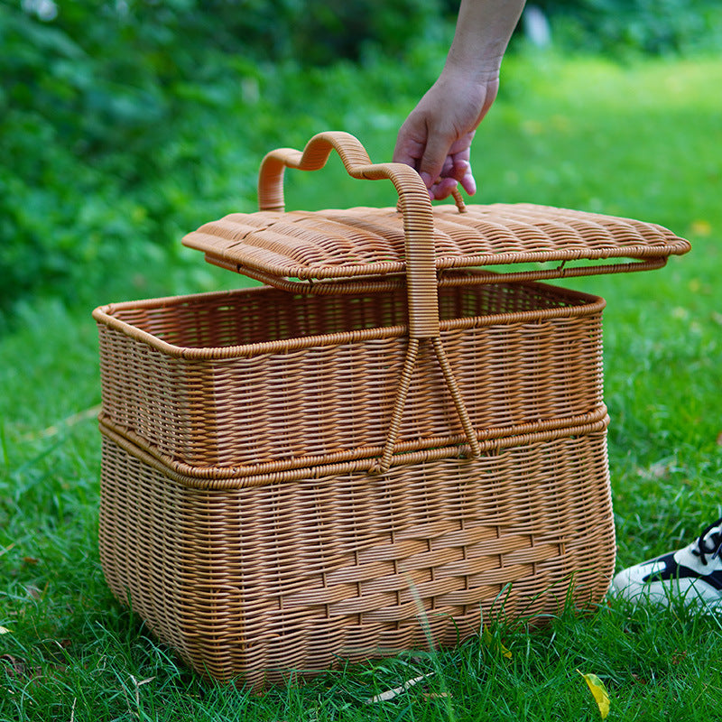 Ladies decorative laundry basket with lid and handle Bowlift
