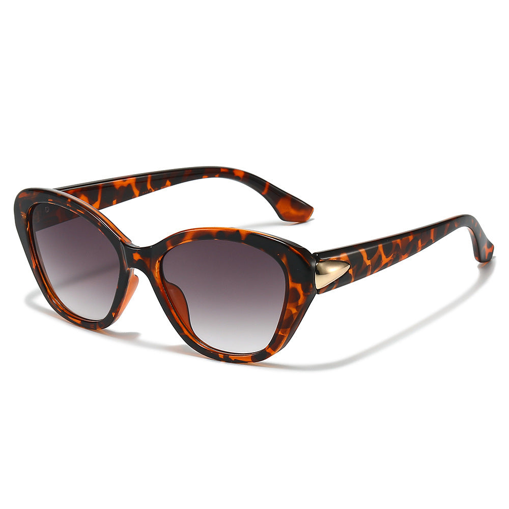 Stylish Cat-Eye Sunglasses with Elegant Gold Detail Bowlift